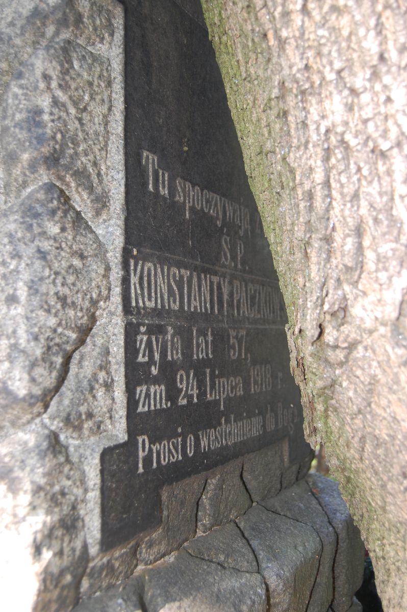 Gravestone inscription Konstanty Paczkowski