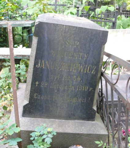 Nagrobek Wincentego Januszkiewicza, cmentarz Bajkowa w Kijowie, stan z 2021