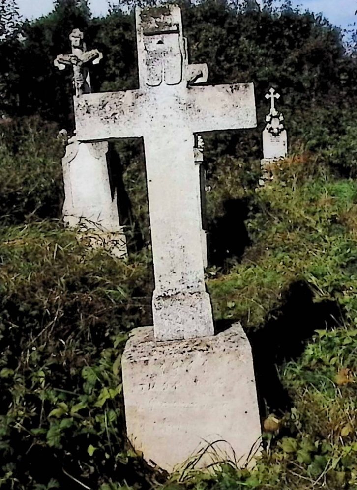 Fotografia przedstawiająca Nagrobek Apolonii i Józefy Zimirskich