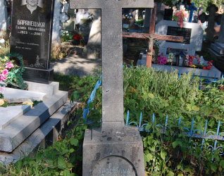 Nagrobek Ludwika Antala, cmentarz w Zaleszczykach, stan z 2019 r.