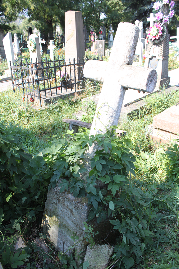 Tombstone of Jan [Jaw]orski, Zaleszczyki cemetery, as of 2019.