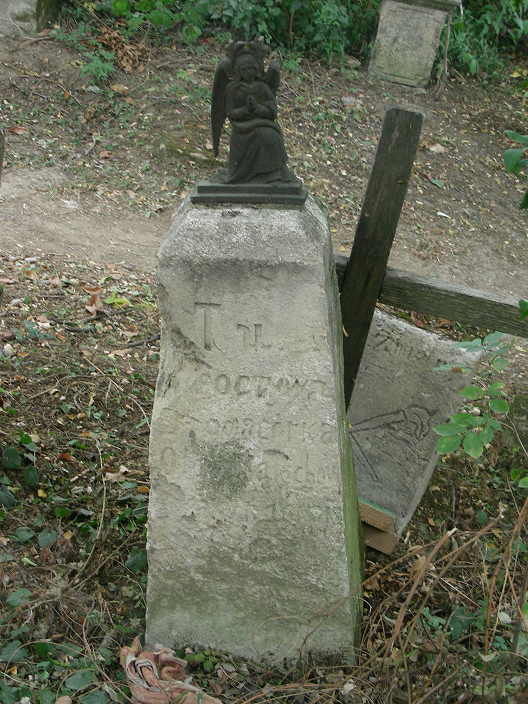 Tombstone of Olga Malekhov, Zaleszczyki cemetery, as of 2019.
