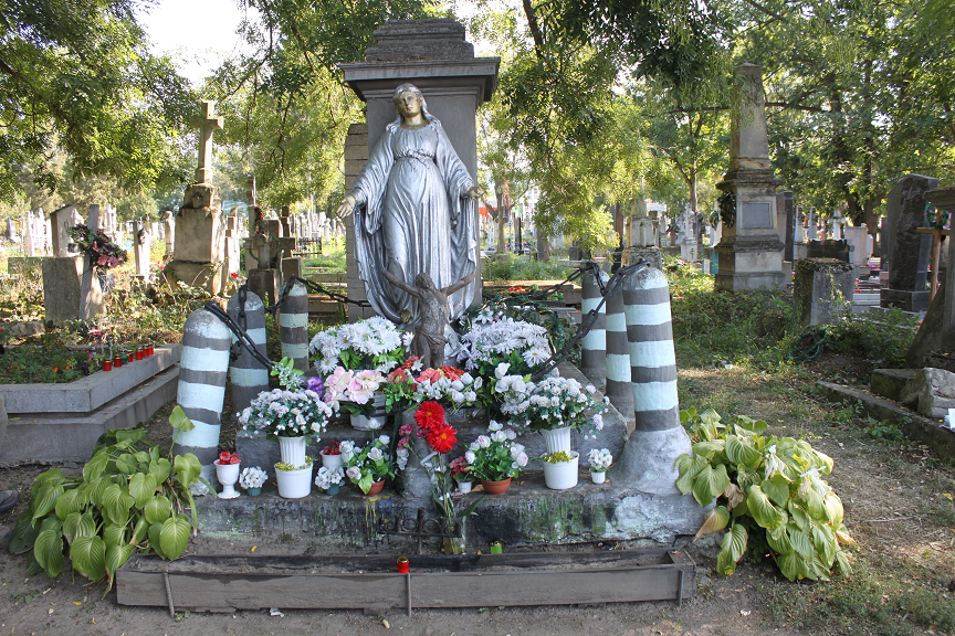 Tombstone of Isidor de Paul Pfau and Kazimiera Pfau, Zaleszczyki cemetery, as of 2019.