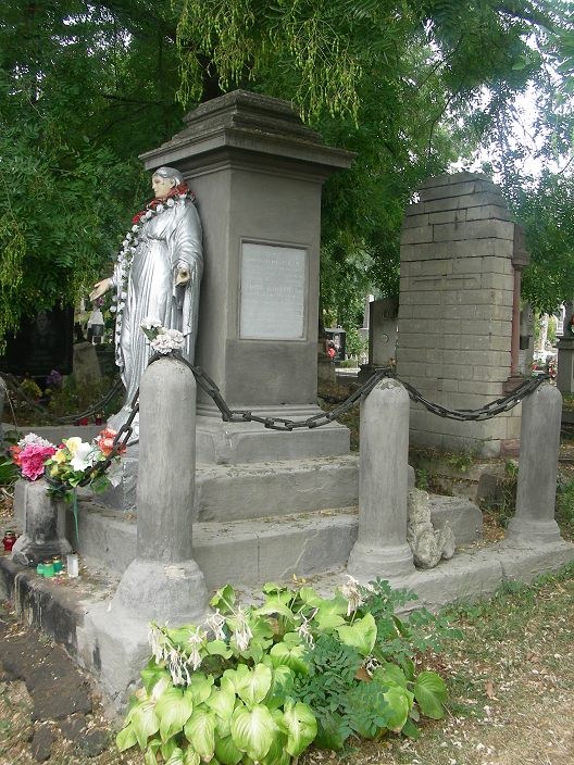 Tombstone of Isidor de Paul Pfau and Kazimiera Pfau, Zaleszczyki cemetery, as of 2019.