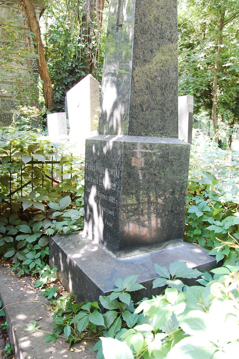 Nagrobek Feliksa Wojnarowskiego, cmentarz Bajkowa w Kijowie, stan z 2021