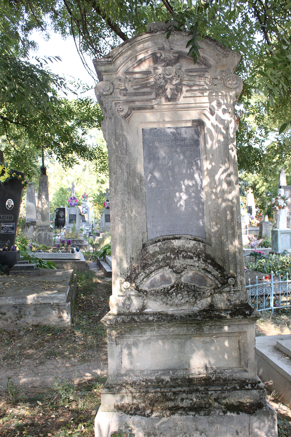 Tombstone of the Popiel family, Zaleszczyki cemetery, as of 2019.