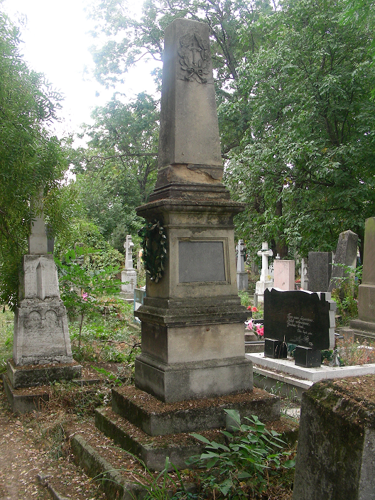 Tombstone of Romuald Mierzwiński, Zaleszczyki cemetery, as of 2019.