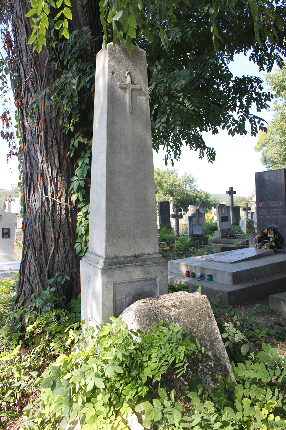 Tombstone of Karol Stolz, Zaleszczyki cemetery, as of 2019.