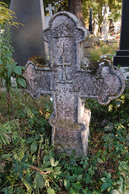 Tombstone of J[u]dith Er[lbr]üch, Zaleszczyki cemetery, as of 2019.