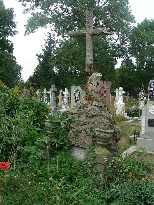 Nagrobek Adama i Michała Hussakowskich, cmentarz w Zaleszczykach, stan z 2019 r.