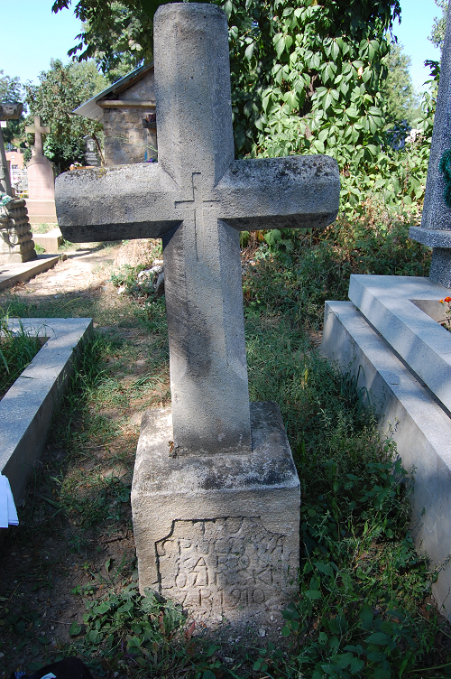 Tombstone of Karol Lozinski, Zaleszczyki cemetery, as of 2019.