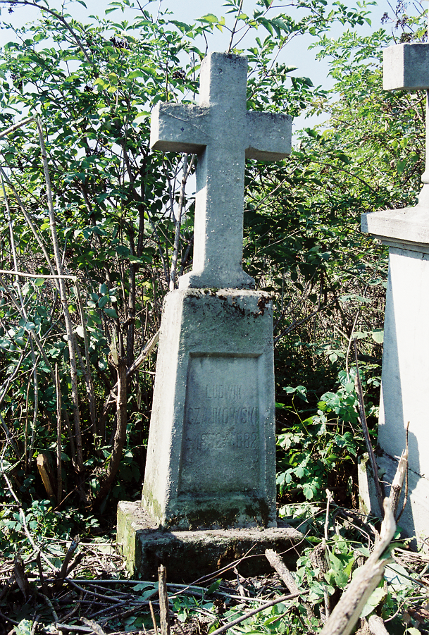 Nagrobek Ludwika Czajkowskiego, cmentarz w Skale nad Zbruczem, stan z 2004 r.