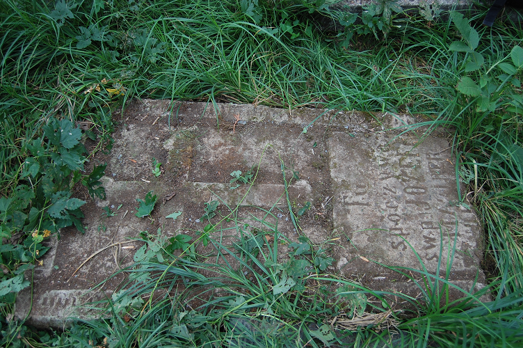 Tombstone of Józefa Masiner, Zaleszczyki cemetery, as of 2019.