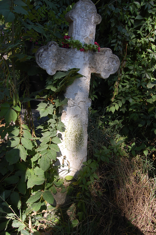Tombstone of Ma[ria] [Myr]et[...], Zaleszczyki cemetery, as of 2019.