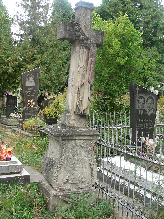 Nagrobek Ludwiki Schwartz, cmentarz w Zaleszczykach, stan z 2019 r.