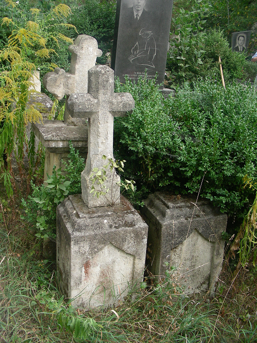 Tombstone of Roman Zhukovsky, Zaleszczyki cemetery, as of 2019.