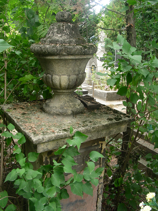 Tombstone of Maria [...], Zaleszczyki cemetery, as of 2019.