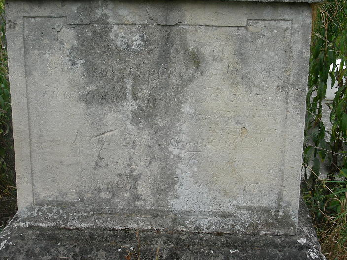 Tombstone of [...] Grundhei, Zaleszczyki cemetery, as of 2019.