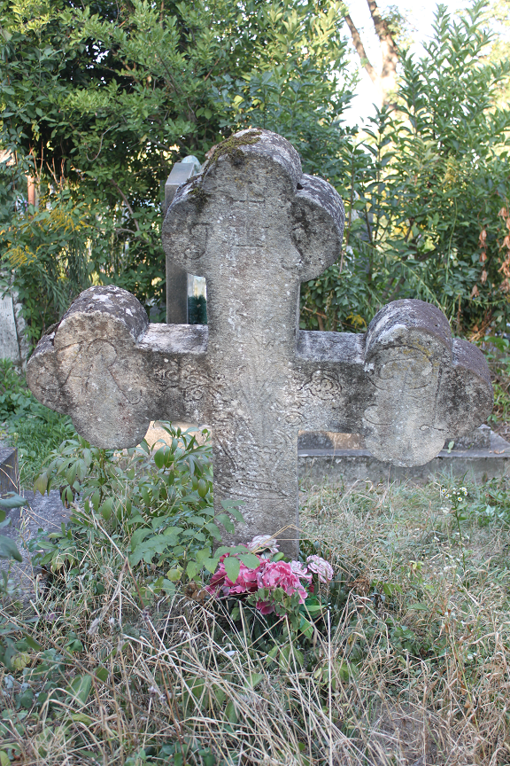 Tombstone of There[s]y Mo[litrin], Zaleszczyki cemetery, as of 2019.