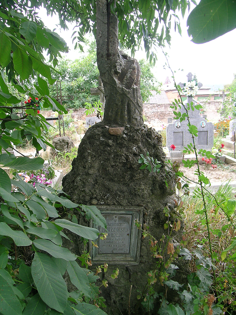 Tombstone of Kazimierz Pawlowski, Zaleszczyki cemetery, as of 2019.