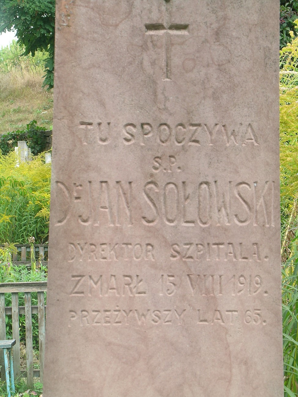 Nagrobek  Jana Sołowskiego, cmentarz w Zaleszczykach, stan z 2019 r.