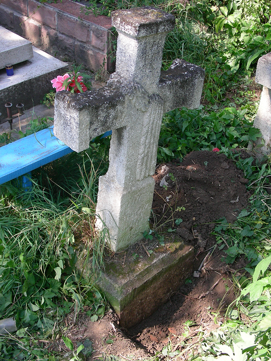 Nagrobek  Alfreda [B]rny, cmentarz w Zaleszczykach, stan z 2019 r.