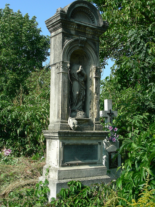 Tombstone of Maksymilian Brodacki, Zaleszczyki cemetery, as of 2019.