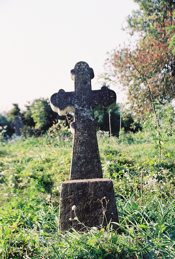 Tombstone of František Kisiloski, cemetery in Muskatovka, as of 2004.