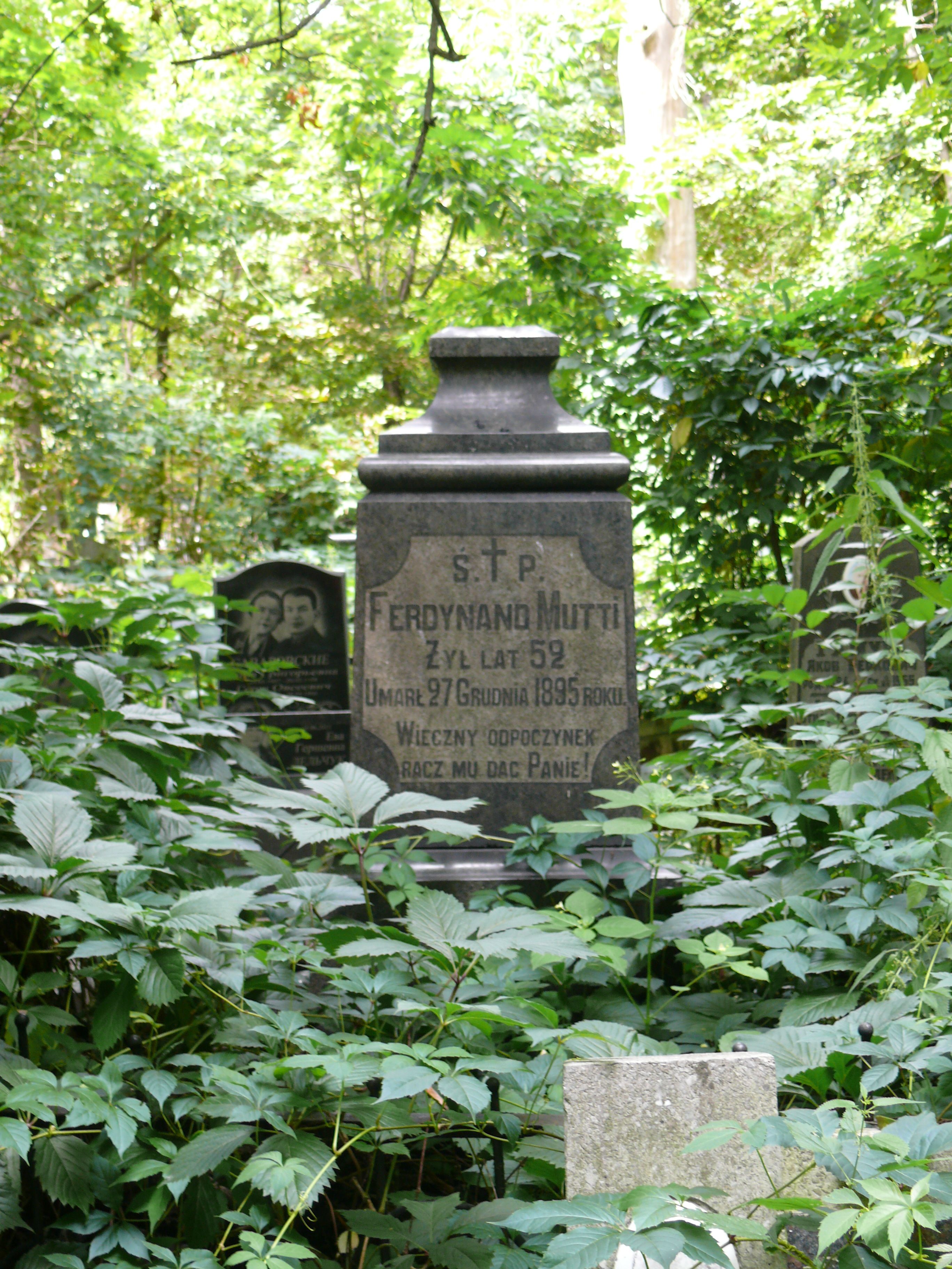 Tombstone of Ferdinand Mutti, Baykova cemetery in Kiev, as of 2021