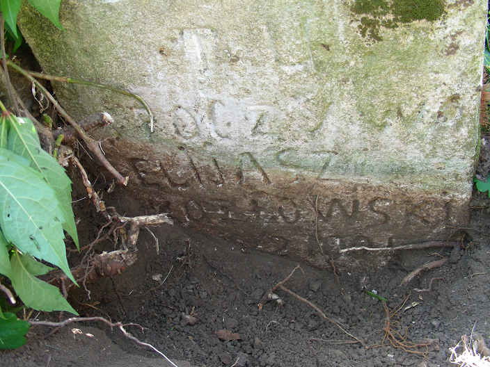 Tombstone of Elijah Kozlowski, Zaleszczyki cemetery, as of 2019.