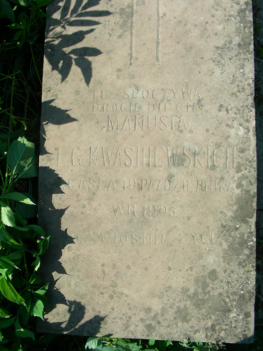 Maria Kwasniewska's tombstone, Zaleszczyki cemetery, as of 2019.