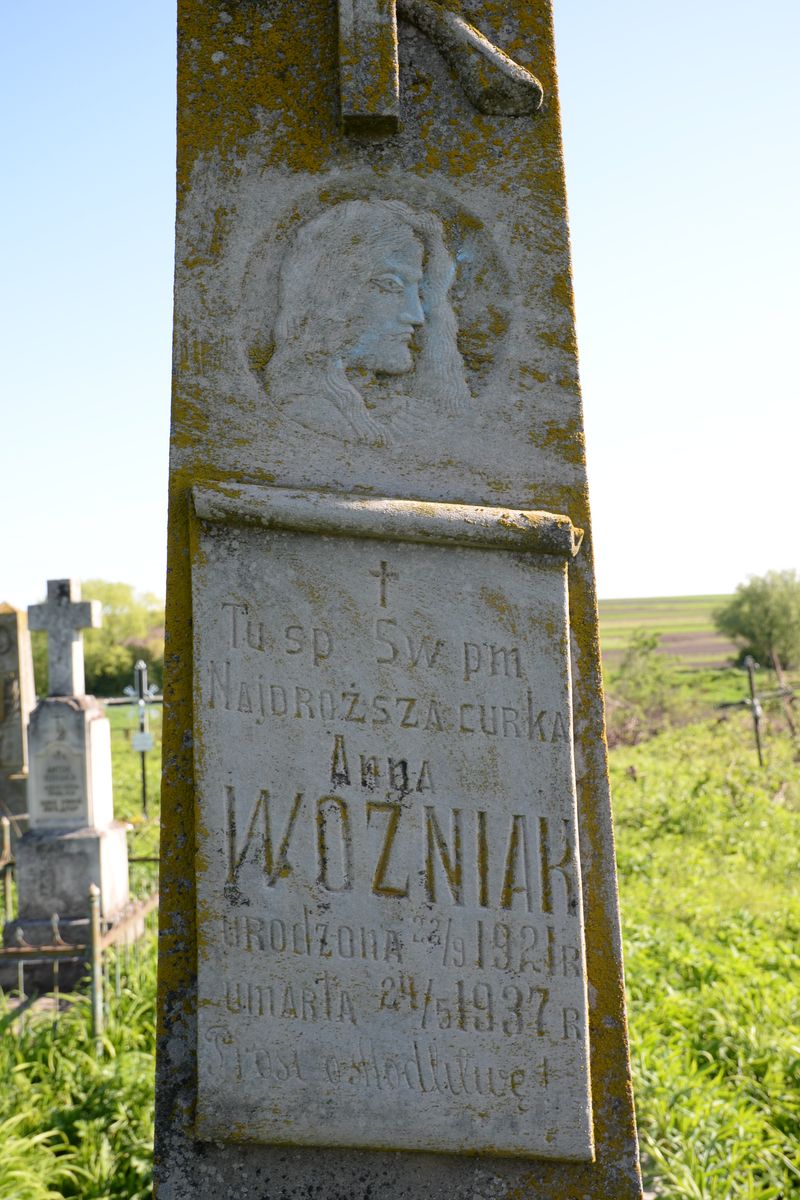 Gravestone of Anna Wozniak in the cemetery in Bajkowce