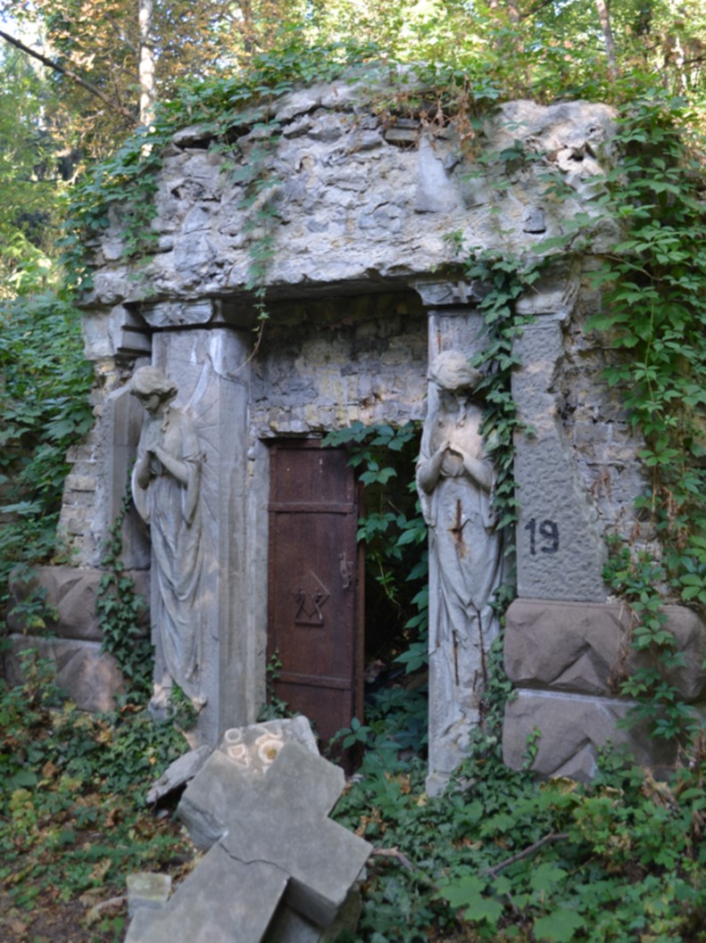 Photo showing Bajkowski burial chapel