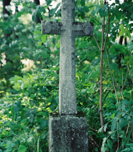 Nagrobek Antoniego Sarotowskiego, cmentarz w Muszkatówce, stan z 2004 r.