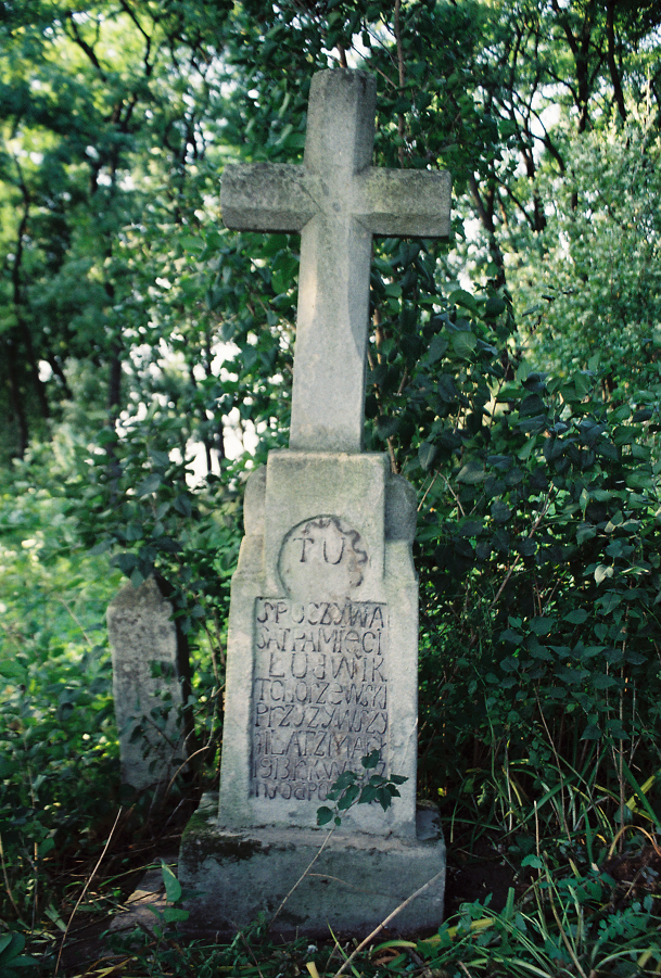 Tombstone of Ludwik Tchórzewski, cemetery in Muszkatówka, as of 2004.