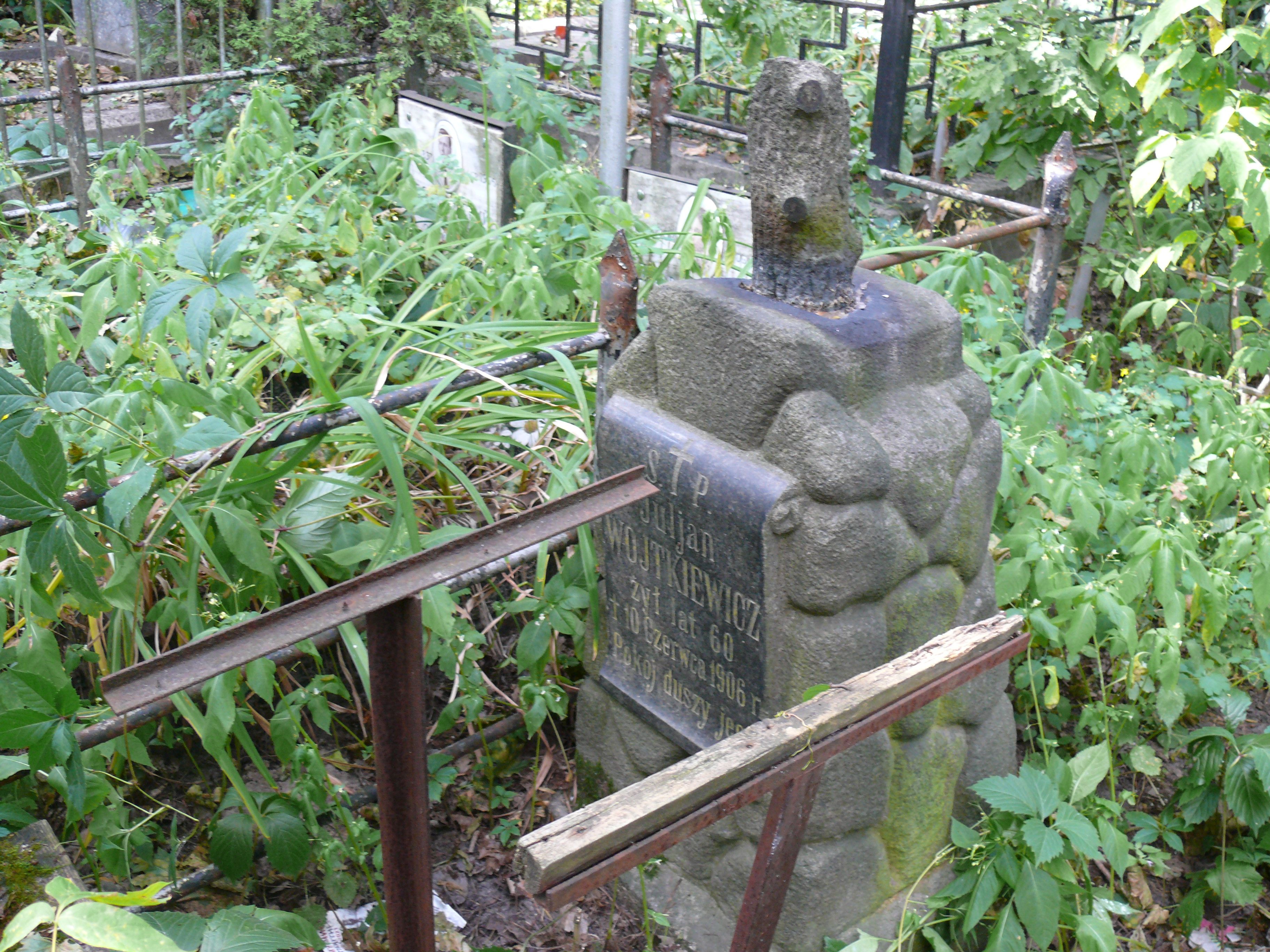 Nagrobek Juliana Wojtkiewicza, cmentarz Bajkowa w Kijowie, stan z 2021