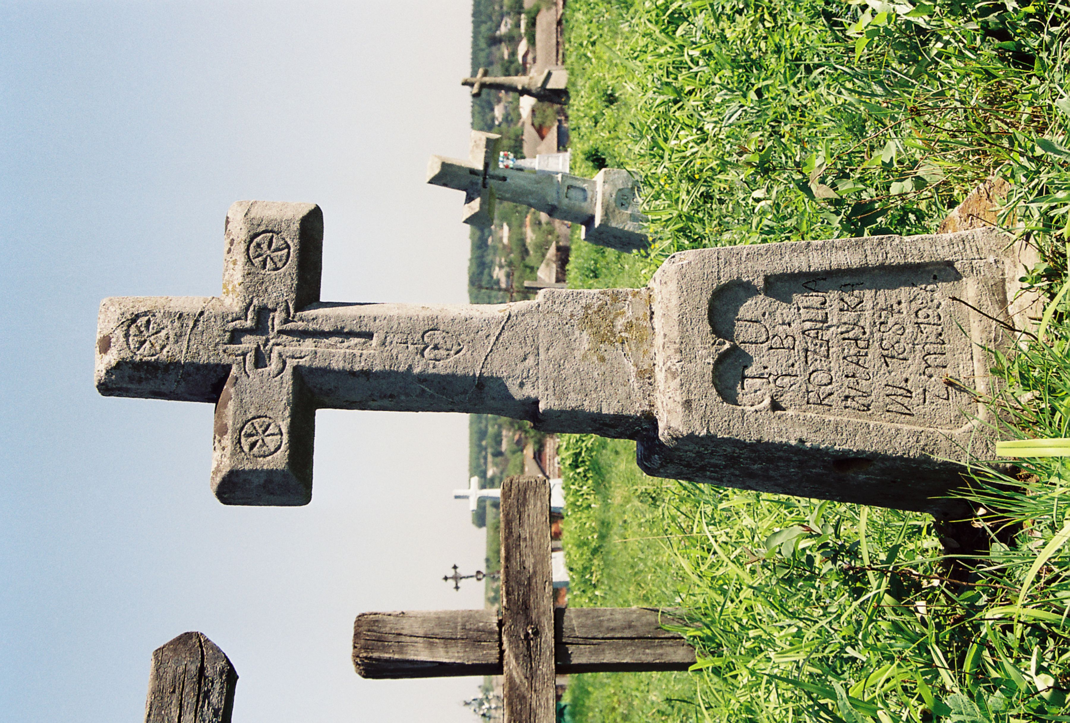 Tombstone of Rozalia Władyka, cemetery in Gypsy, 2004