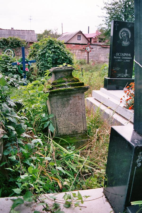 Tombstone of Wilhelm Schuster, cemetery in Zaleszczyki, state from 2005