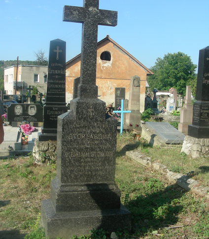 Nagrobek Emiliana i Walerii Stoklasów, cmentarz w Zaleszczykach, stan z 2019 r.