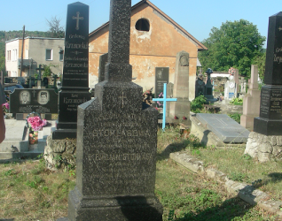 Nagrobek Emiliana i Walerii Stoklasów, cmentarz w Zaleszczykach, stan z 2019 r.