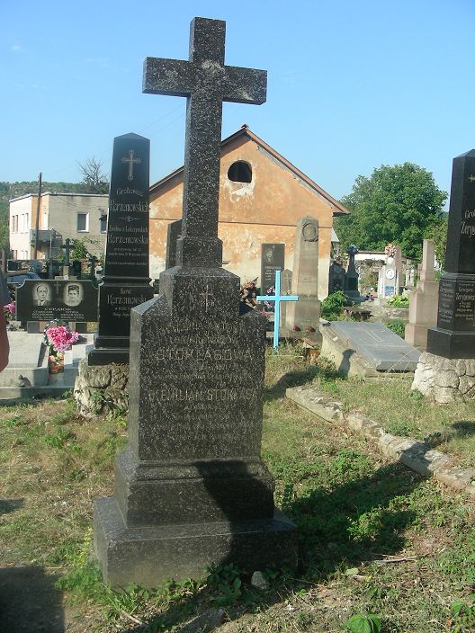 Tombstone of Emilian and Valeria Stoklas, Zaleszczyki cemetery, as of 2019.