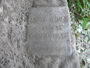 Nagrobek Antoniego Klimka, cmentarz Bajkowa w Kijowie, stan z 2021