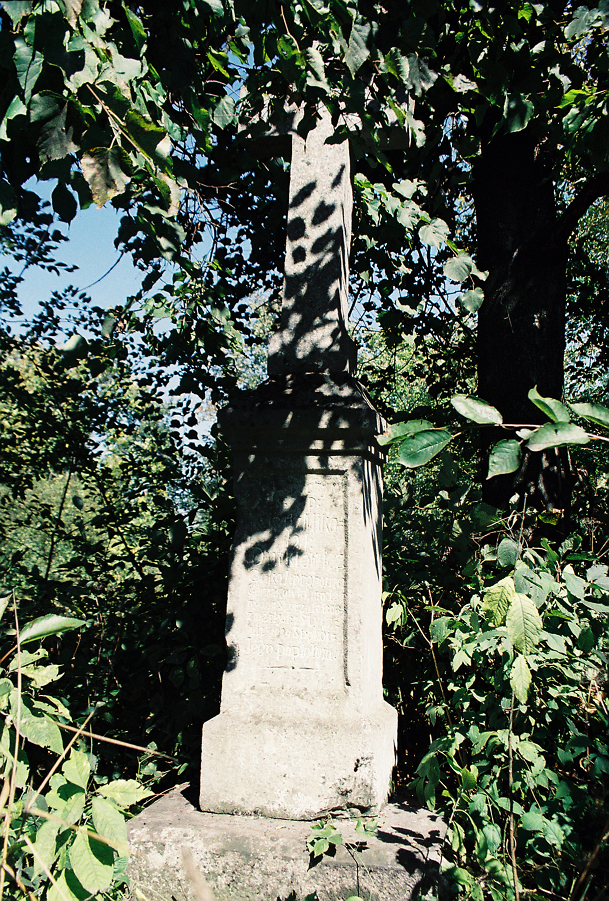 Tombstone of the Revd Nicholas Dutklowicz, cemetery in Germakówka, as of 2004.