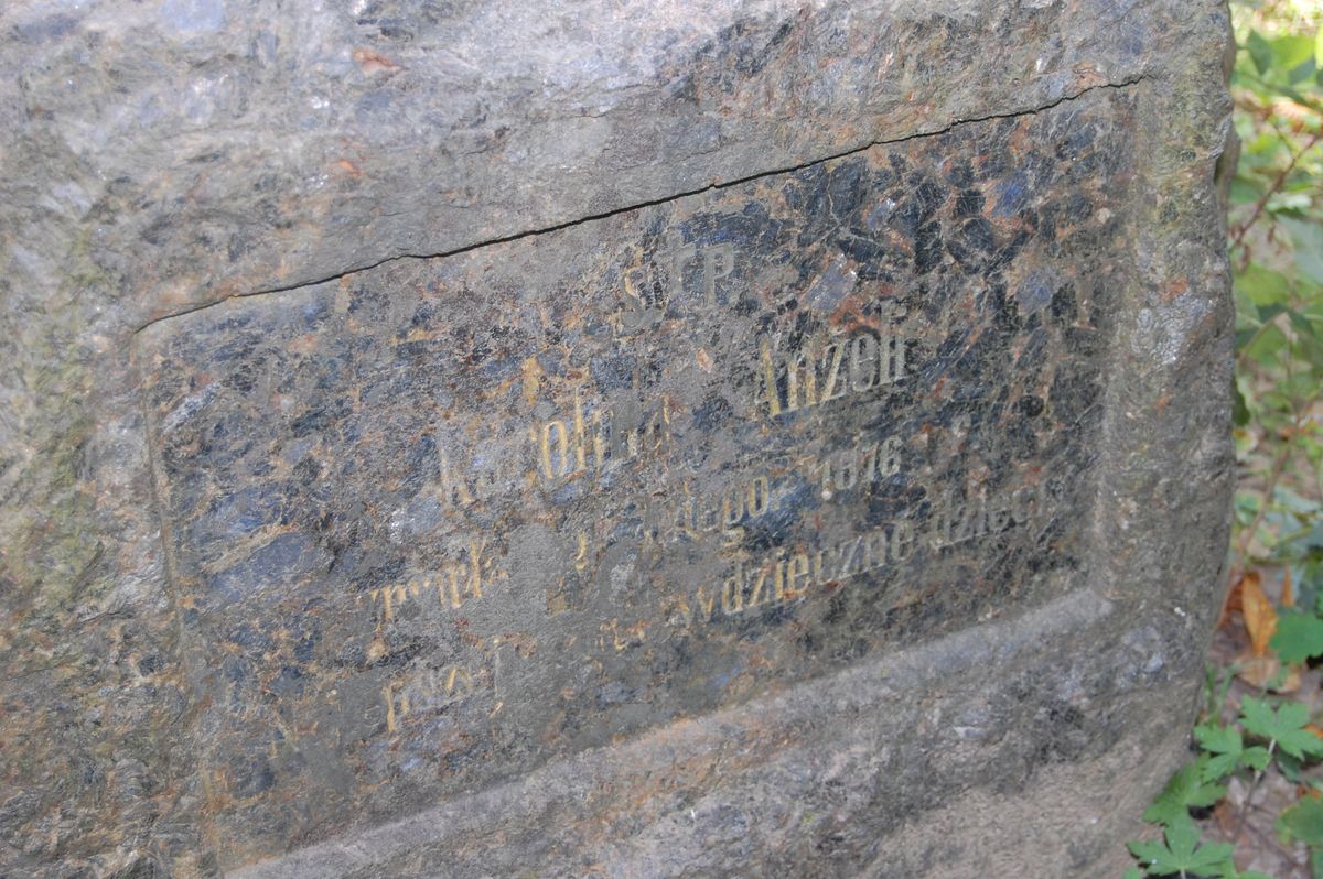 Inscription from the tombstone of Karolina Anżeli