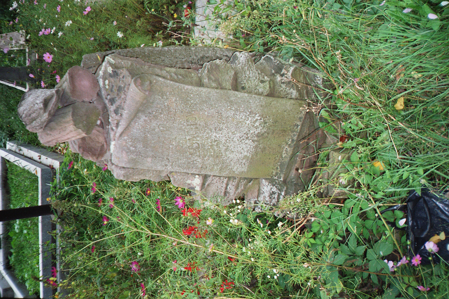 Tombstone of Jozef Wierzbny Nadachowski, Zaleszczyki cemetery, as of 2005.