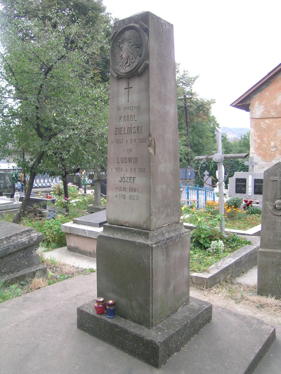 Nagrobek Karola, Józefa i Ludwika Zielińskich, cmentarz w Zaleszczykach, stan z 2019 r.