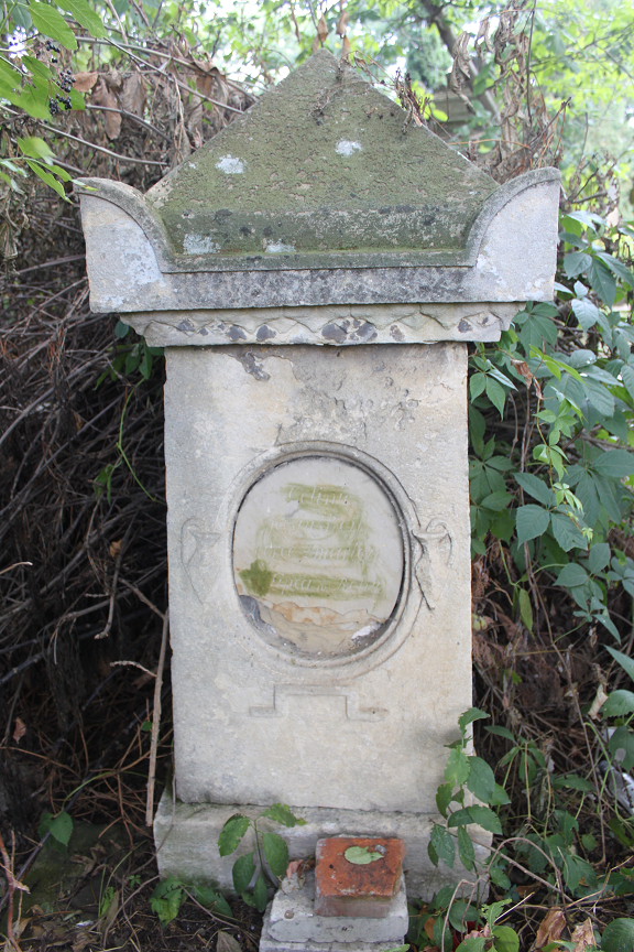 Tombstone of Celina Jasinska, Zaleszczyki cemetery, as of 2019.