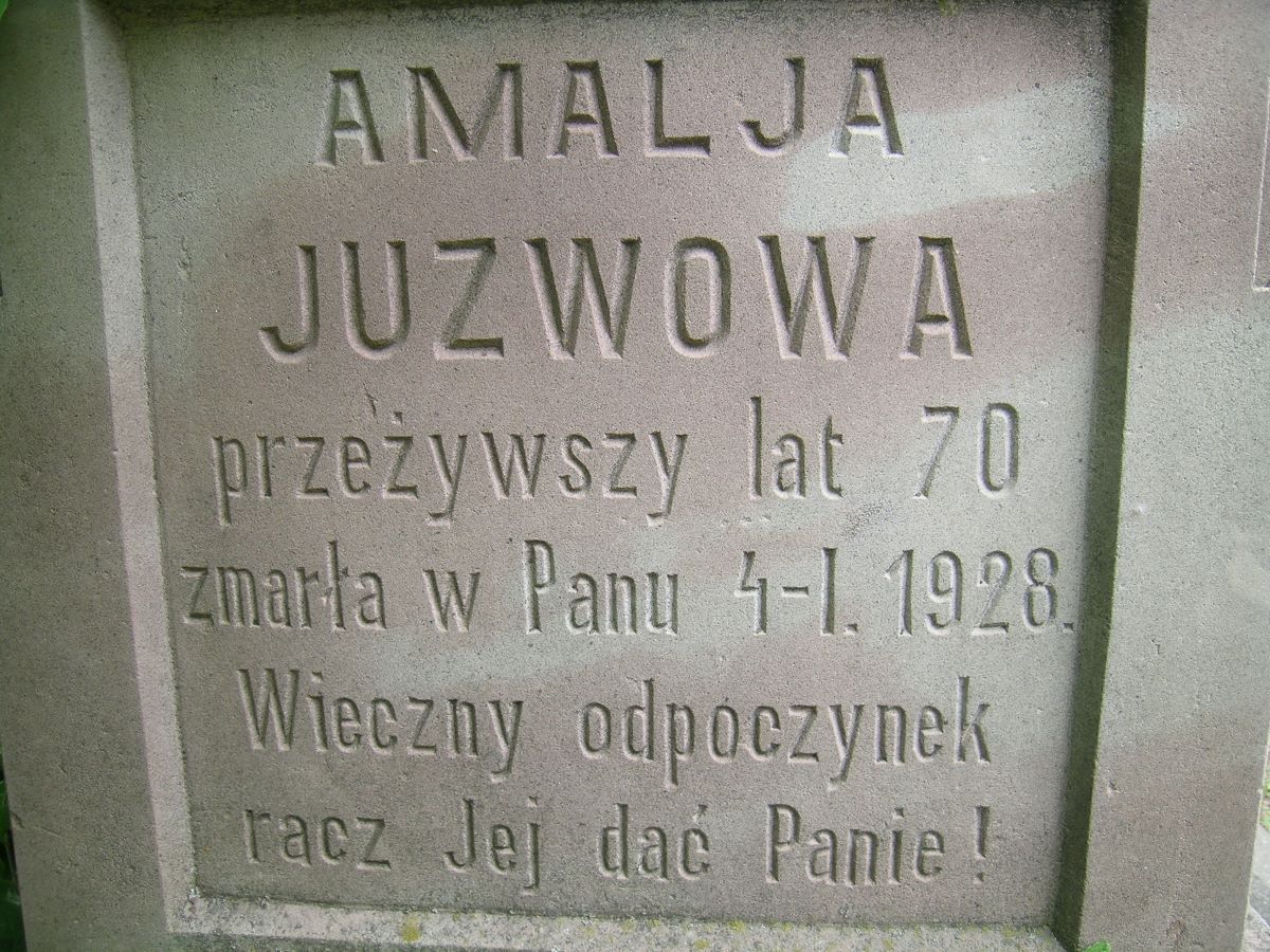Nagrobek Amalii i Stanisława Juzwów, cmentarz w Zaleszczykach, stan z 2019 r.