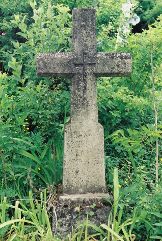 Nagrobek Joanny Szponarskiej, cmentarz w Strzałkowcach, 2004