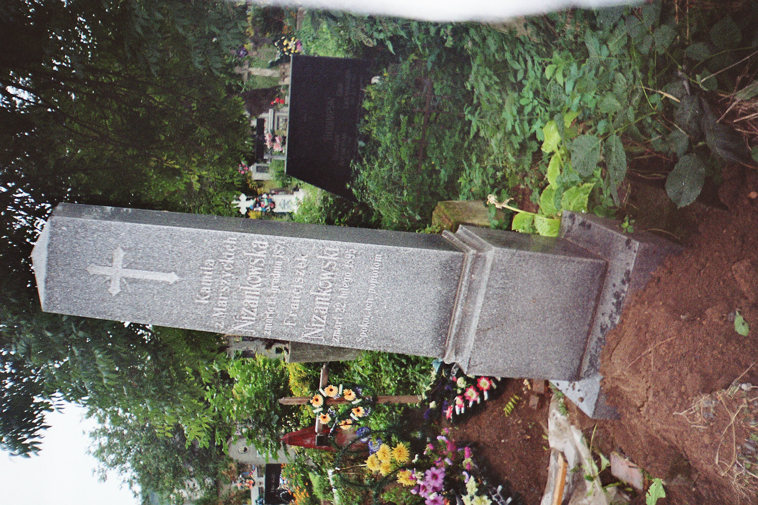Tombstone of Franciszek and Kamila Nizankowski, Zaleszczyki cemetery, as of 2005.